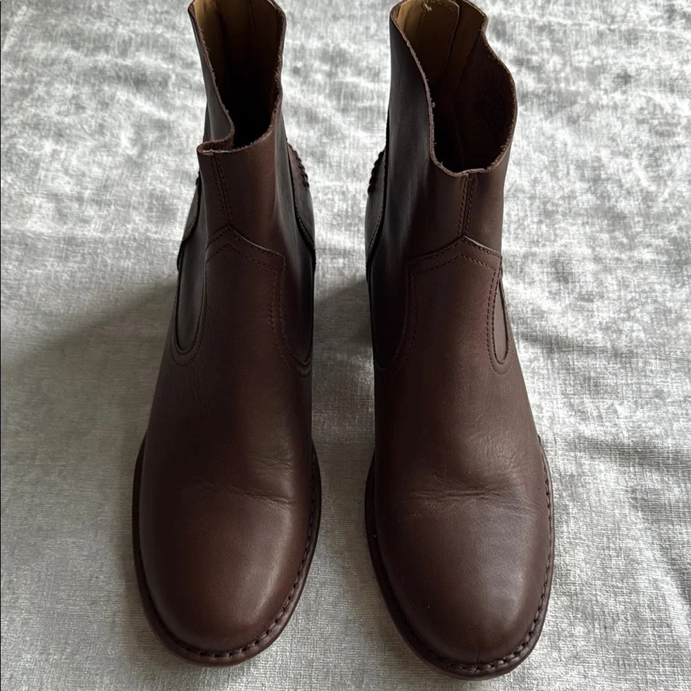 UGG Brown Suede Ankle Booties with Block Heel New Never Worn (11)